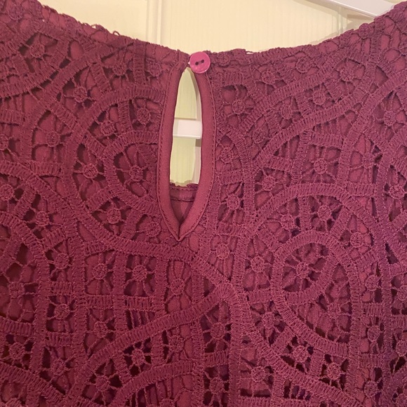 🍷Wine color 🍷 Lace eyelet Ladies Blouse NWT - Picture 10 of 13